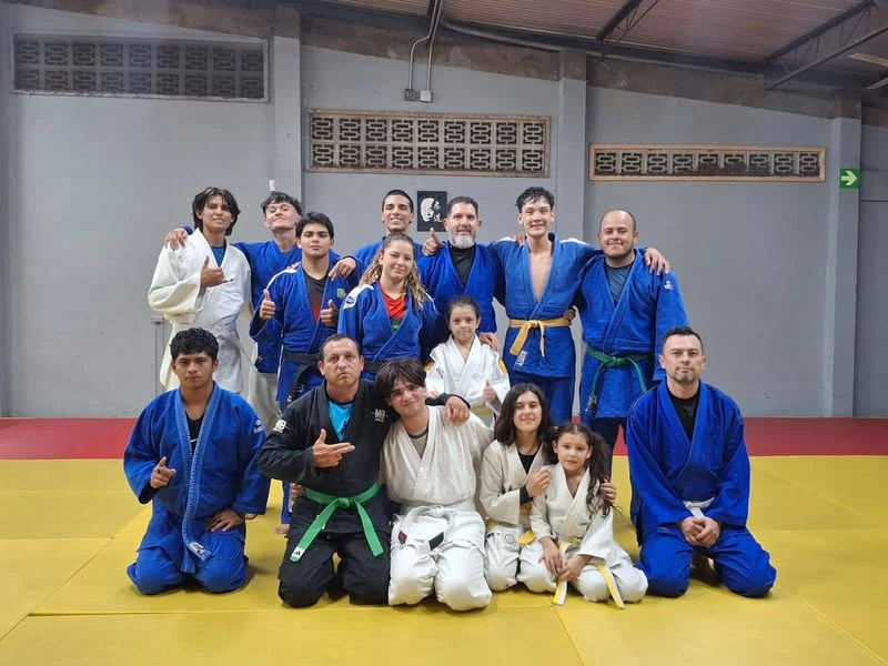 El equipo de Judo El Pilar durante su preparación para competir